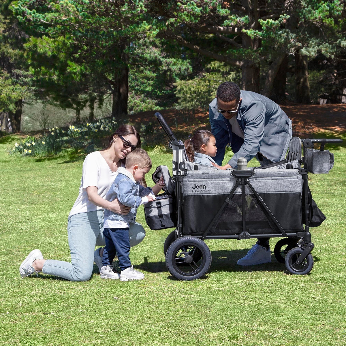 Jeep Wrangler Deluxe 4 Seater Stroller Wagon by Delta Children